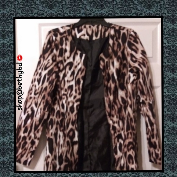 Party week⬇️💼Leopard Print Med weight lined Coat - Picture 2 of 6